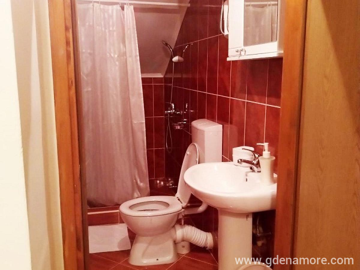 Apartmani "NERA" - Tivat 3 *** ,( 2 apartmana) - "NAJPOVOLJNIJE LJETOVANJE U CRNOJ GORI", privatni smeštaj u mestu Tivat, Crna Gora - 011